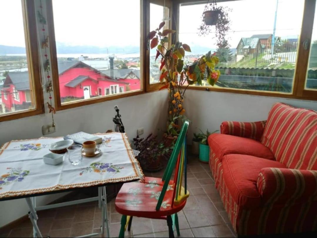 Alem Casa De Familia Hotel Ushuaia Eksteriør billede