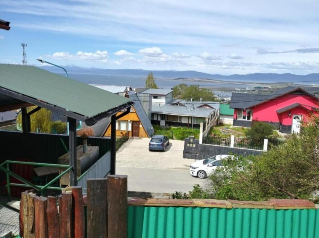 Alem Casa De Familia Hotel Ushuaia Eksteriør billede