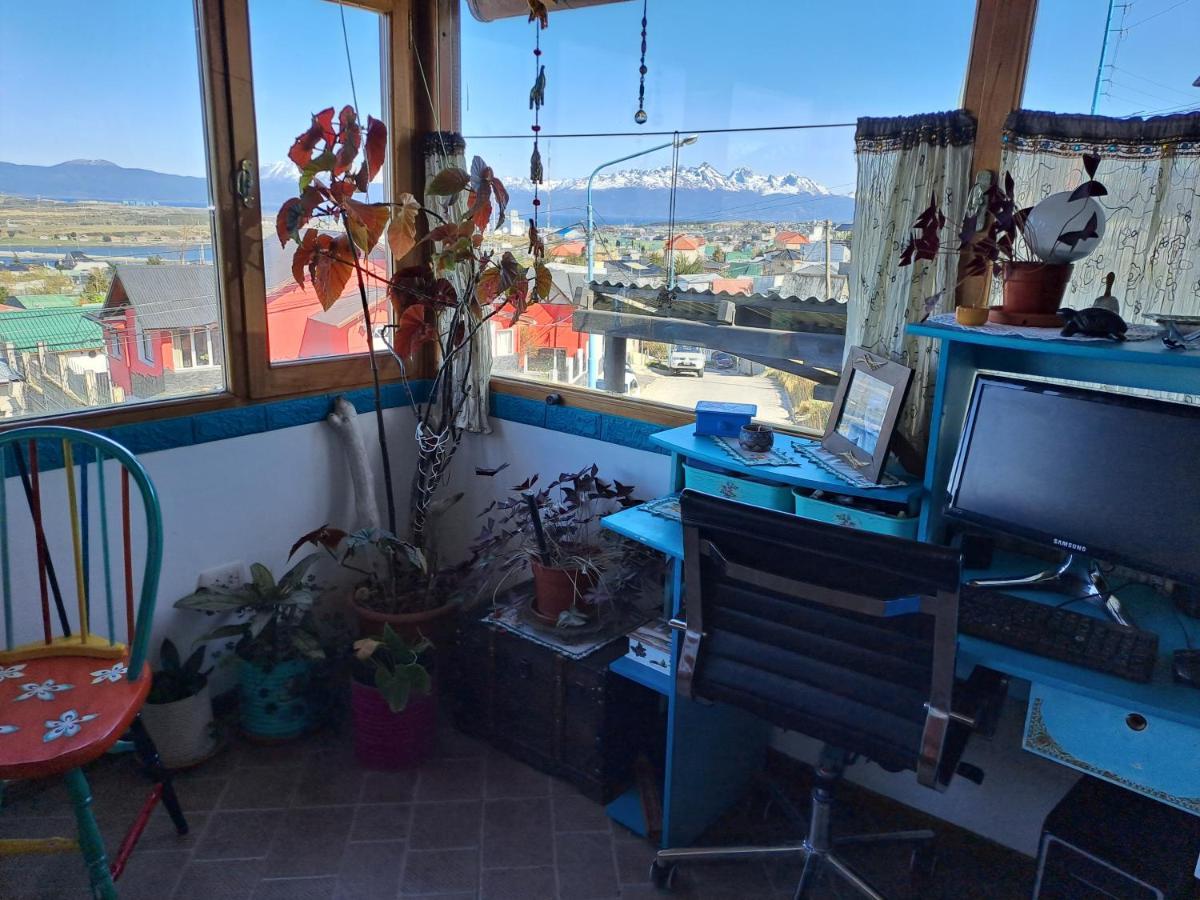 Alem Casa De Familia Hotel Ushuaia Eksteriør billede
